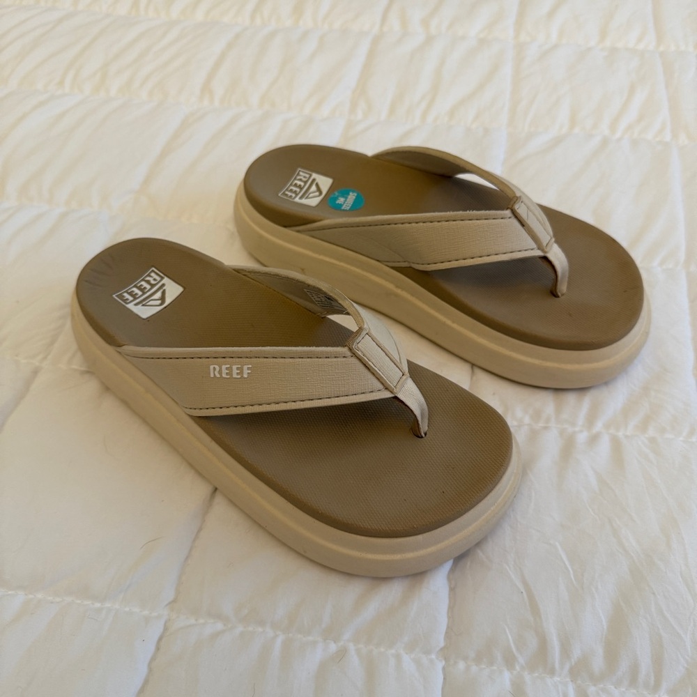{Reef} Tan Platform Bondi Flip Flop Sandals with Cushioned Sole | Women’s 6
